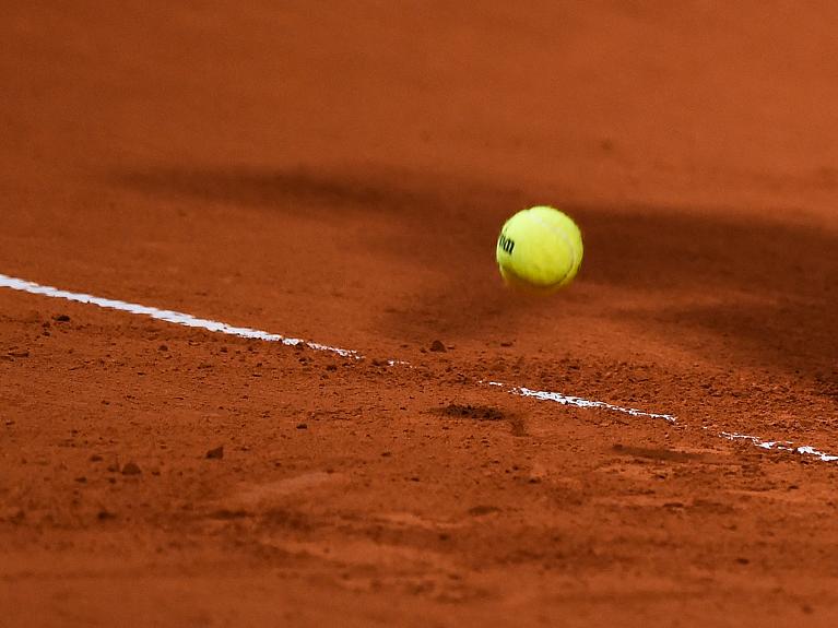 Rimbalzo palla da tennis